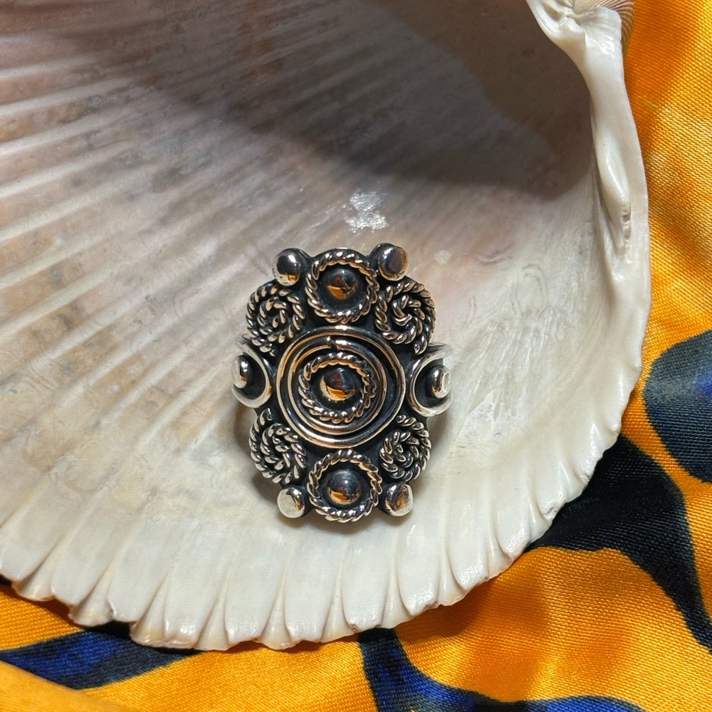Sterling silver ring. Size 9.